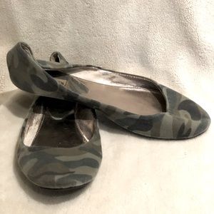 Steve Madden camo ballet flats